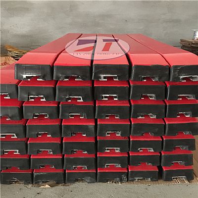 生產(chǎn)定制,耐沖擊緩沖條,聚乙烯導軌條,合金卡槽緩沖條